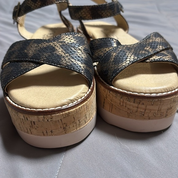 Boutique by Corky’s Fluffie Leopard Print Snakskin Platform Wedge Sandals Size 7 - Picture 3 of 15